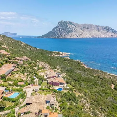 Punta Molara, Garden And Terrace, 900m From The Sea *